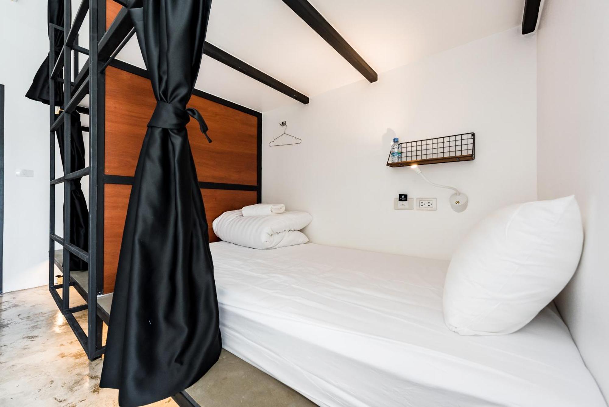 Book A Bed Poshtel - Sha Plus Phuket Kültér fotó