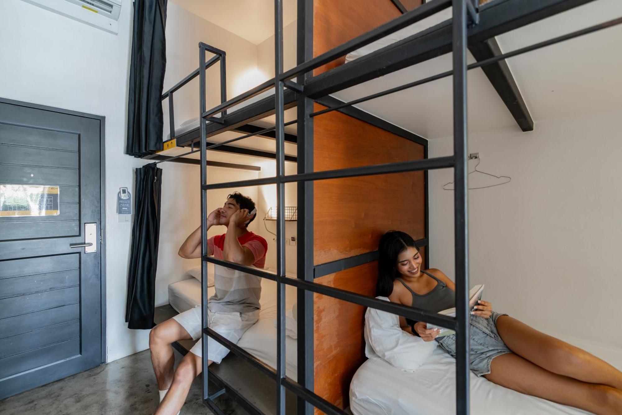 Book A Bed Poshtel - Sha Plus Phuket Kültér fotó